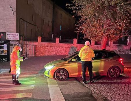 Mardin’de yüksek sesle müzik dinleyen 66 araç sürücüsüne ceza