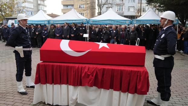 Hayatını kaybeden polis memuru son yolculuğuna uğurlandı