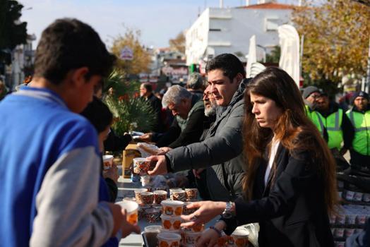 Çeşme'de Gülşah Durbay için hayır yemeği dağıtıldı