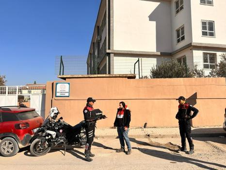 Hatay’da emniyet okul önlerinde denetimleri sıklaştırdı