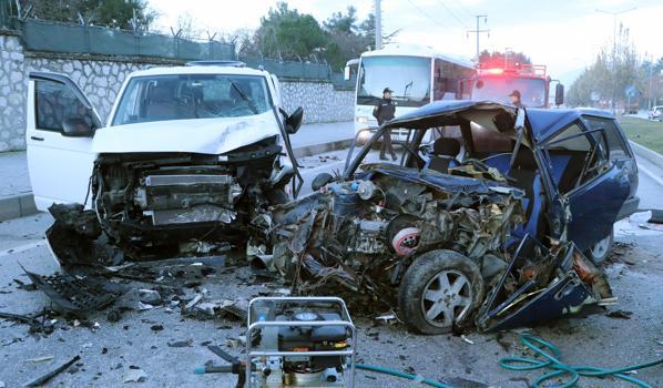 Ağabeyi ve kuzeninin öldüğü kazada yaralanan Hamit, yaşam savaşını yitirdi