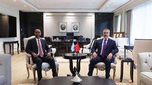 Bakan Fidan, Somali Limanlar ve Deniz Ulaştırma Bakanı Nur ile görüştü