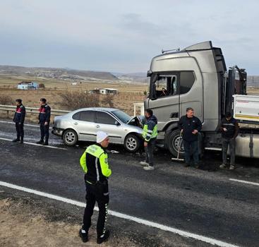Nevşehir’de TIR ile otomobil çarpıştı: 1 ölü, 3 yaralı
