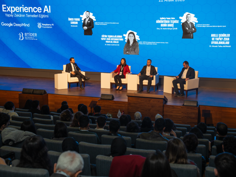 'Experience AI: Yapay Zeka Temelleri Eğitim Programı'nın yıl sonu lansmanı gerçekleştirildi