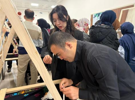 Coğrafi işaretli "Kızık kilimi" dokumacılığı, üniversitede gelecek nesillere aktarılıyor