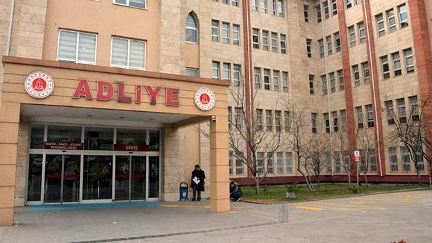 Yapay zekayla kız arkadaşlarının müstehcen fotoğraflarını oluşturan 2 liseli tutuklandı