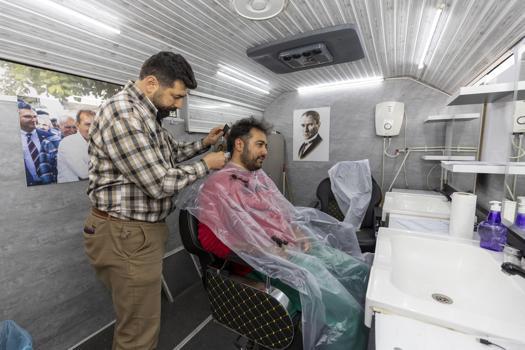 Büyükşehir mobil kuaför aracı 30 bini aşkın vatandaşa ulaştı