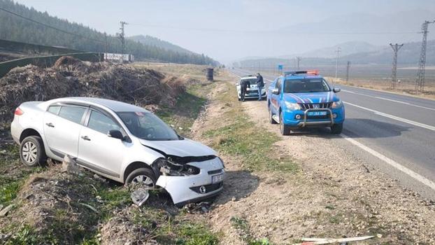 Gaziantep'te otomobil, şarampole devrildi; 4 yaralı