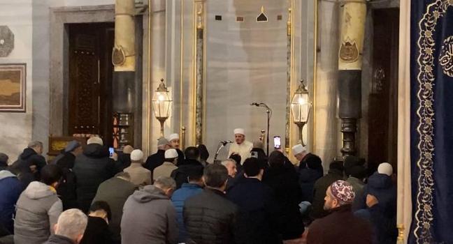 İstanbul - Sultanahmet Camii'nde Regaip Kandili dualarla idrak edildi