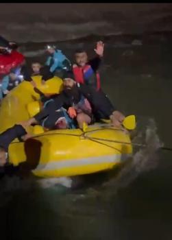 Hakkari'de araç Zap suyuna yuvarlandı; 1 kişi kurtarıldı, kayıp kişiler için çalışma başlatıldı / Ek fotoğraflar