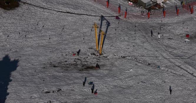 Uludağ'daki kayak pistleri yürüyüş ve kızak alanına dönüştü