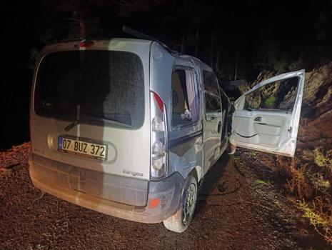 Araç şarampole düştü: 3 yaralı