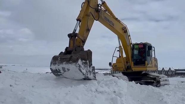 Sarıkamış'ta şehit askerler anısına yapılacak heykeller için kar toplanıyor