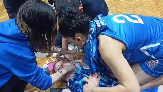 Mersin'de kadınlar basketbol maçında oyuncular arasında kavga çıktı