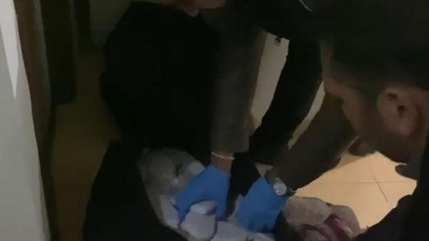 Mersin'de 108 kilo esrar ile 1476 uyuşturucu hap ele geçirildi