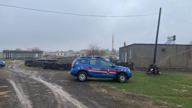 Tartıştığı eşi ve oğlunu öldürdü