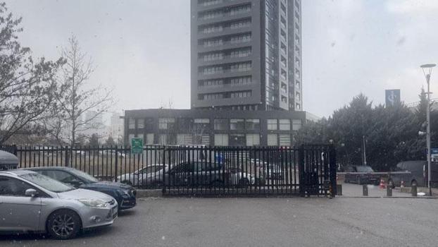 Ankara'ya mevsimin ilk karı düştü