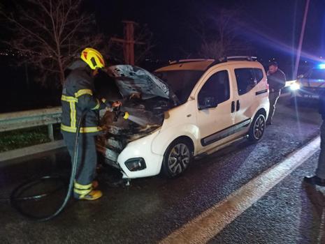Aydın’da hafif ticari araçta çıkan yangın söndürüldü