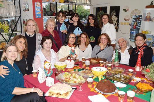 Sanat atölyesinde yeni yıl kutlaması