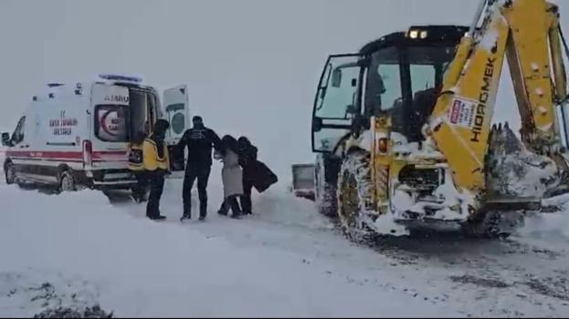 Van'da 569 yerleşim yeri ulaşıma kapandı (3)