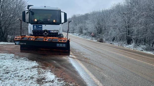 Kocaeli’de kentin yüksek kesimlerinde kar yağışı etkili oldu