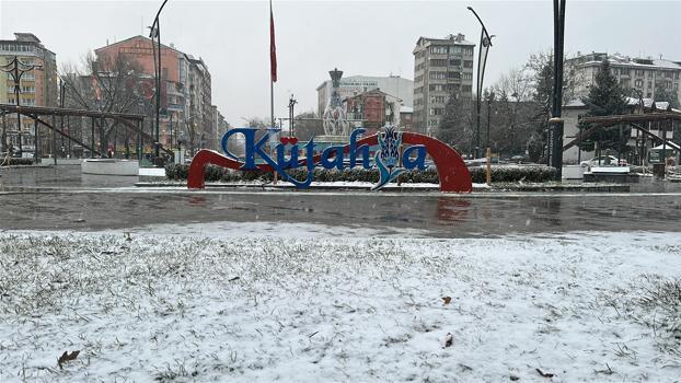 Kütahya’da kar yağışı