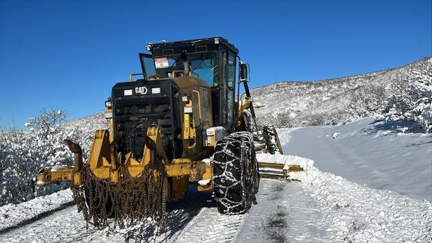 Elazığ’da kar nedeniyle 108 köy yolu ulaşıma kapandı (2)
