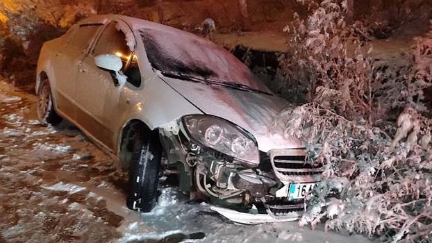 Bursa'da hafif ticari araç ile otomobil çarpıştı: 7 yaralı