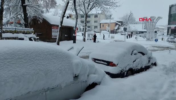 Bolu'da kar kalınlığı yarım metreye ulaştı