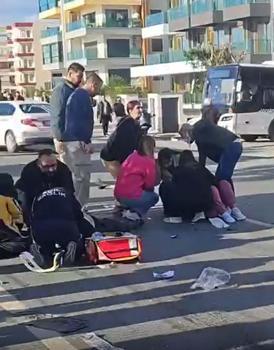 Otomobil ile üçteker çarpıştı: 2 ölü, 1 yaralı