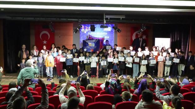 Sezai Karakoç Bilim ve Sanat Merkezi öğrencileri ‘Uluslararası Matematik Yarışması’nda başarı elde etti