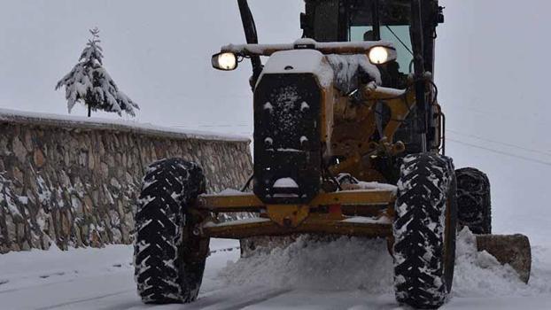Malatya'da kar yağışı, ulaşımı olumsuz etkiledi