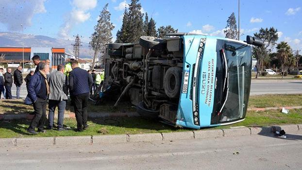 Kahramanmaraş'ta 3 aracın karıştığı kaza; 17 yaralı