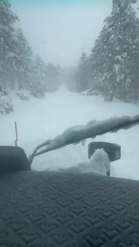 Bolu'da kar kalınlığı yarım metreye ulaştı (2)