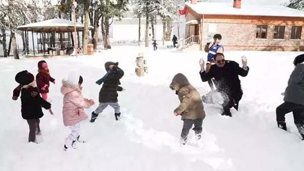 Yurtta kar yağışı etkili oldu; bazı il ve ilçelerde eğitime ara verildi