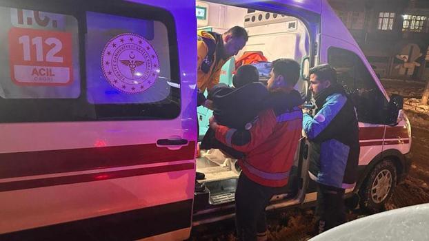 Yolu kapalı mahallede solunum sıkıntısı çeken hastaya, UMKE ulaştı