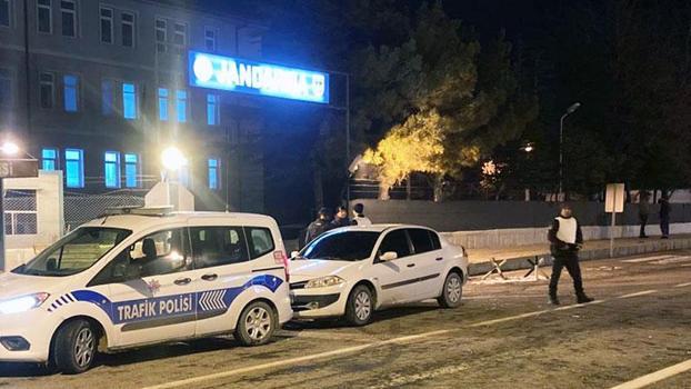 2 husumetlisini tabancayla yaraladı, jandarmaya teslim oldu