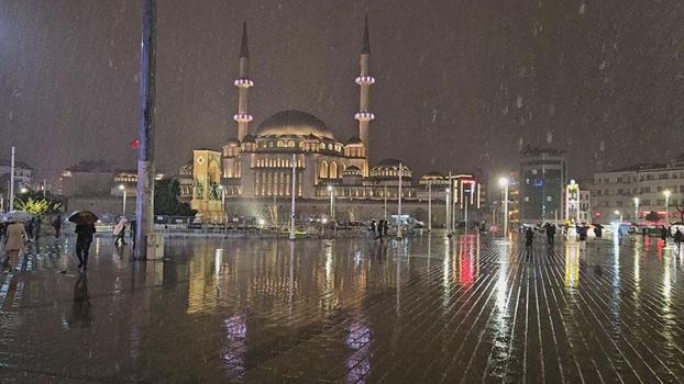 İstanbul'da kar yağışı başladı