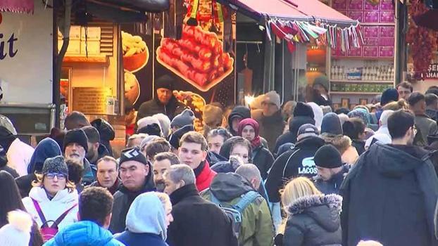 Eminönü’nde yeni yıla saatler kala Mısır Çarşısı'nda alışveriş yoğunluğu