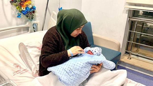 Malatya'da yeni yılın ilk bebeği 'Muhammed Ali'