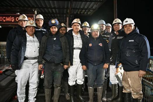 Manisa Valisi Özkan, yeni yıla madencilerle yer altında girdi