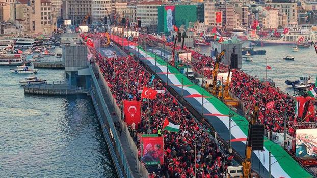 Galata Köprüsü'nde Filistin'e destek yürüyüşüne yaklaşık 520 bin kişi katıldı