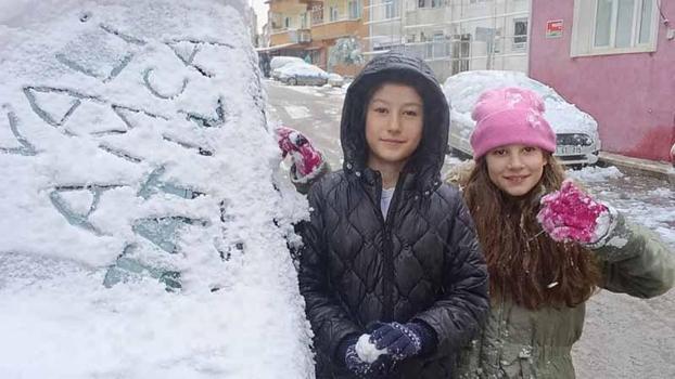 Öğrenciler çektikleri videoyla Vali Bakan’dan okulların tatil edilmesini istedi