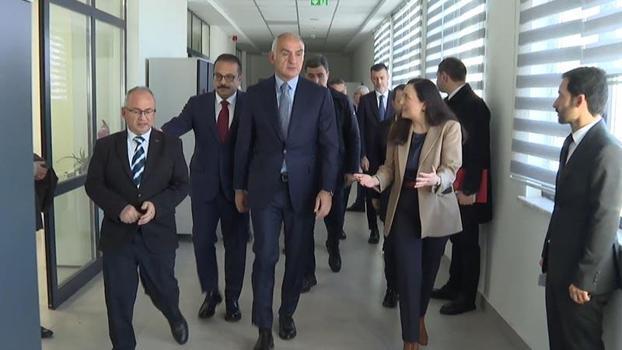 Bakan Ersoy'dan Konservasyon Laboratuvarı'na ziyaret