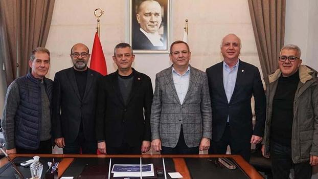 Özgür Özel, Ayvalık Belediyesi'ni ziyaret etti