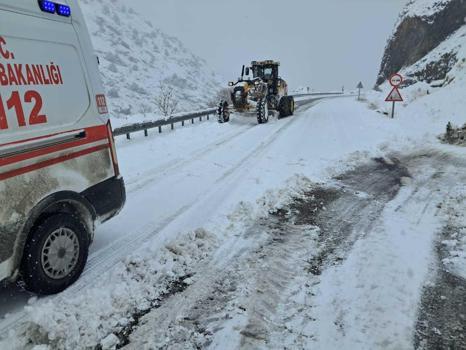 Malatya'da kardan kapanan 155 yerleşim yeri yolu ulaşıma açıldı