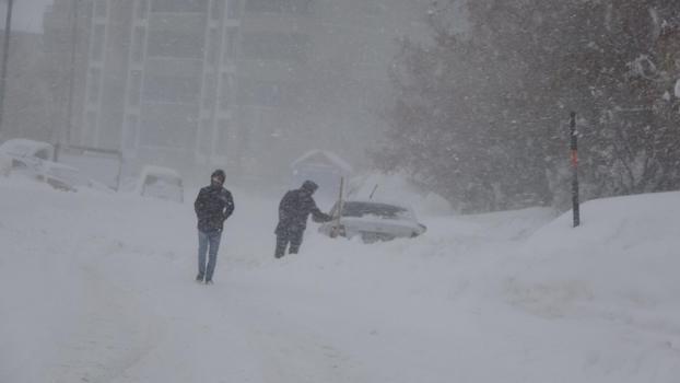 Bitlis’te kar hayatı durma noktasına getirdi (2)