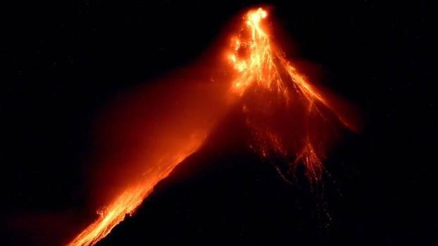 Mayon Yanardağı'nda alarm seviyesi 3'e yükseltildi