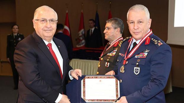 Bakan Güler, 'Madalya Tevcih, Başarılı Birlik ve Personelin Ödüllendirilmesi Töreni'ne katıldı