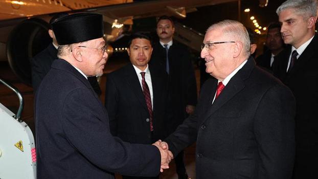 Bakan Güler, Malezya Başbakanı İbrahim'i karşıladı